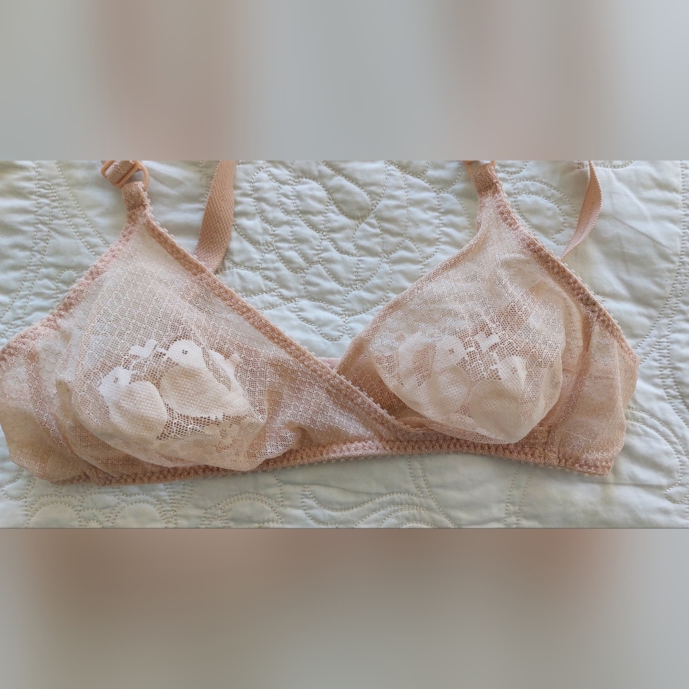 Elegant Lace Bralette - Cream